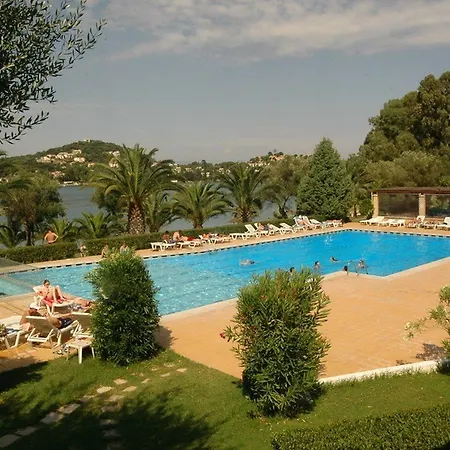 Govino Bay 3*
