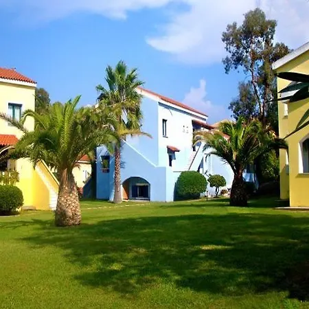 Aparthotel Govino Bay