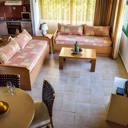 Govino Bay Aparthotel Gouvia
